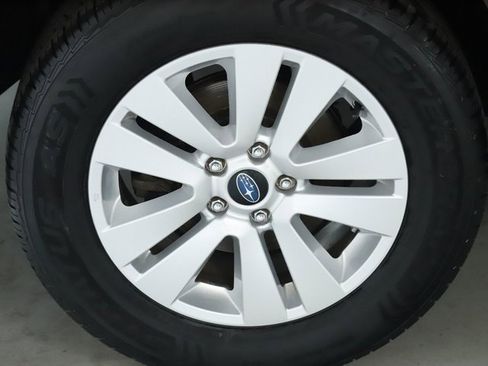 Used 2019 Subaru Outback 2.5i Premium image 12