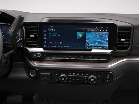 Used 2025 Chevrolet Silverado 1500 LT RWD image 13
