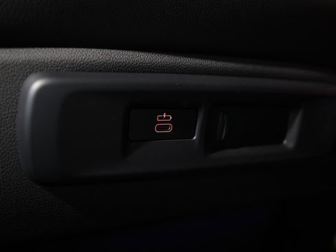 Used 2019 BMW X5 xDrive40i w/ Premium Package 2 image 18