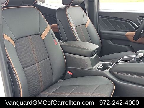 New 2025 GMC Canyon AT4 w/ Nightfall Edition image 39