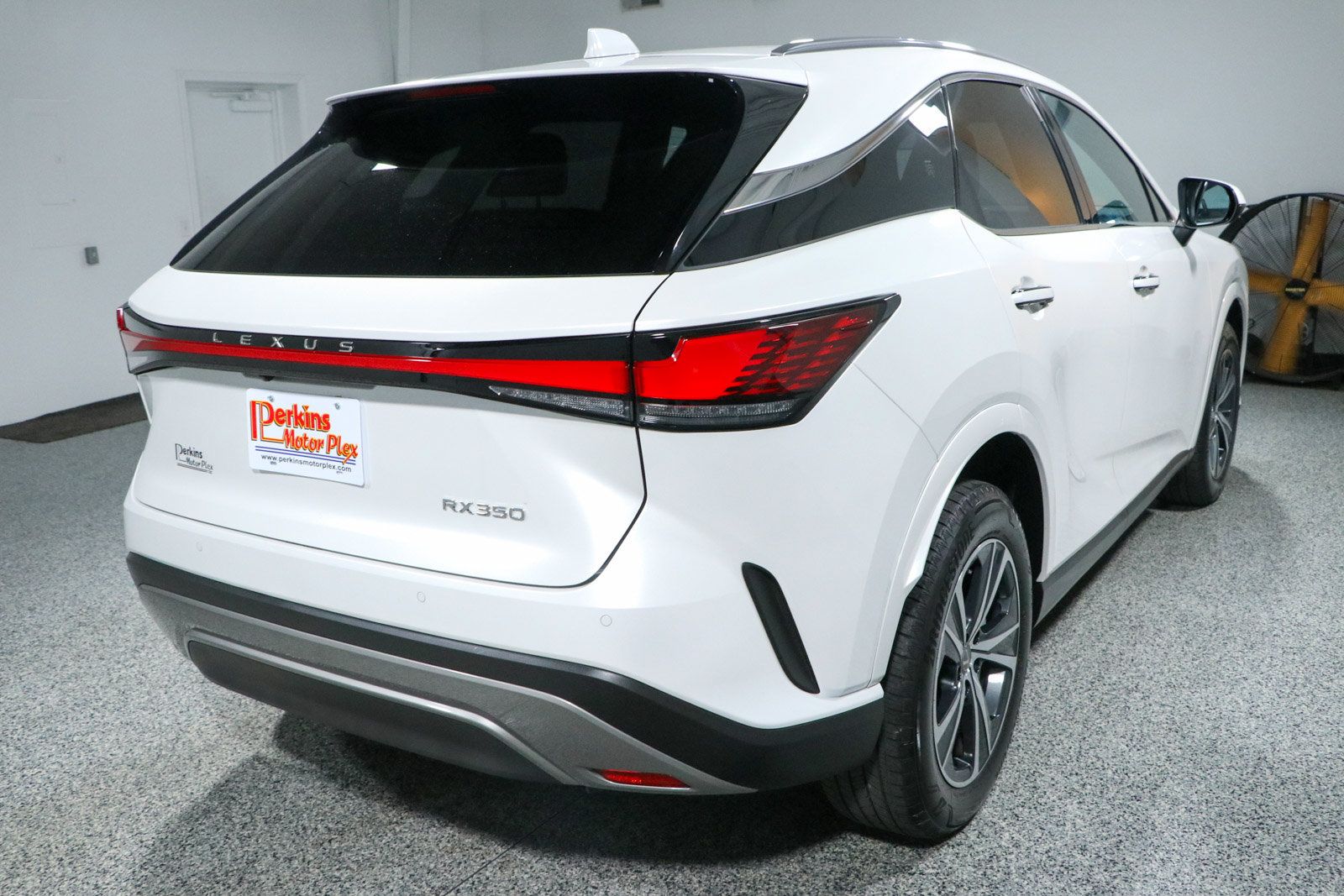 Used 2025 Lexus RX 350 Premium w/ Accessory Package (Z1) FWD image 7