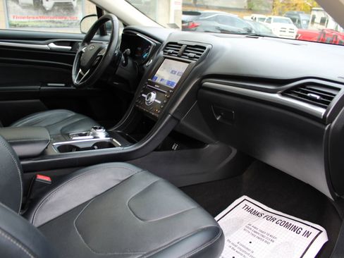 Used 2020 Ford Fusion Titanium image 17