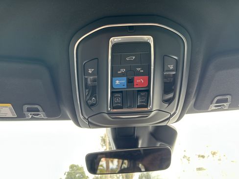 New 2025 Jeep Grand Cherokee Altitude image 36