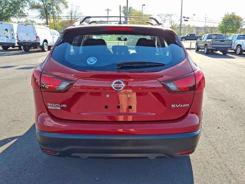Certified 2018 Nissan Rogue Sport SV image 5