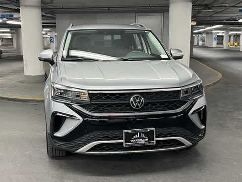 Used 2022 Volkswagen Taos SE image 30