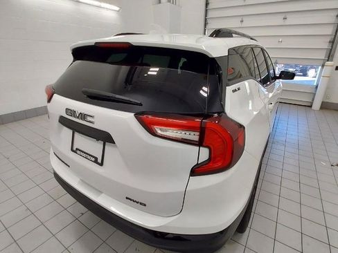 Used 2023 GMC Terrain SLE w/ Driver Convenience Package image 8