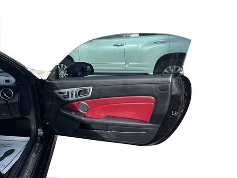 Used 2013 Mercedes-Benz SLK 250 image 24