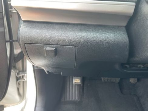 Used 2012 Toyota Camry SE FWD image 30