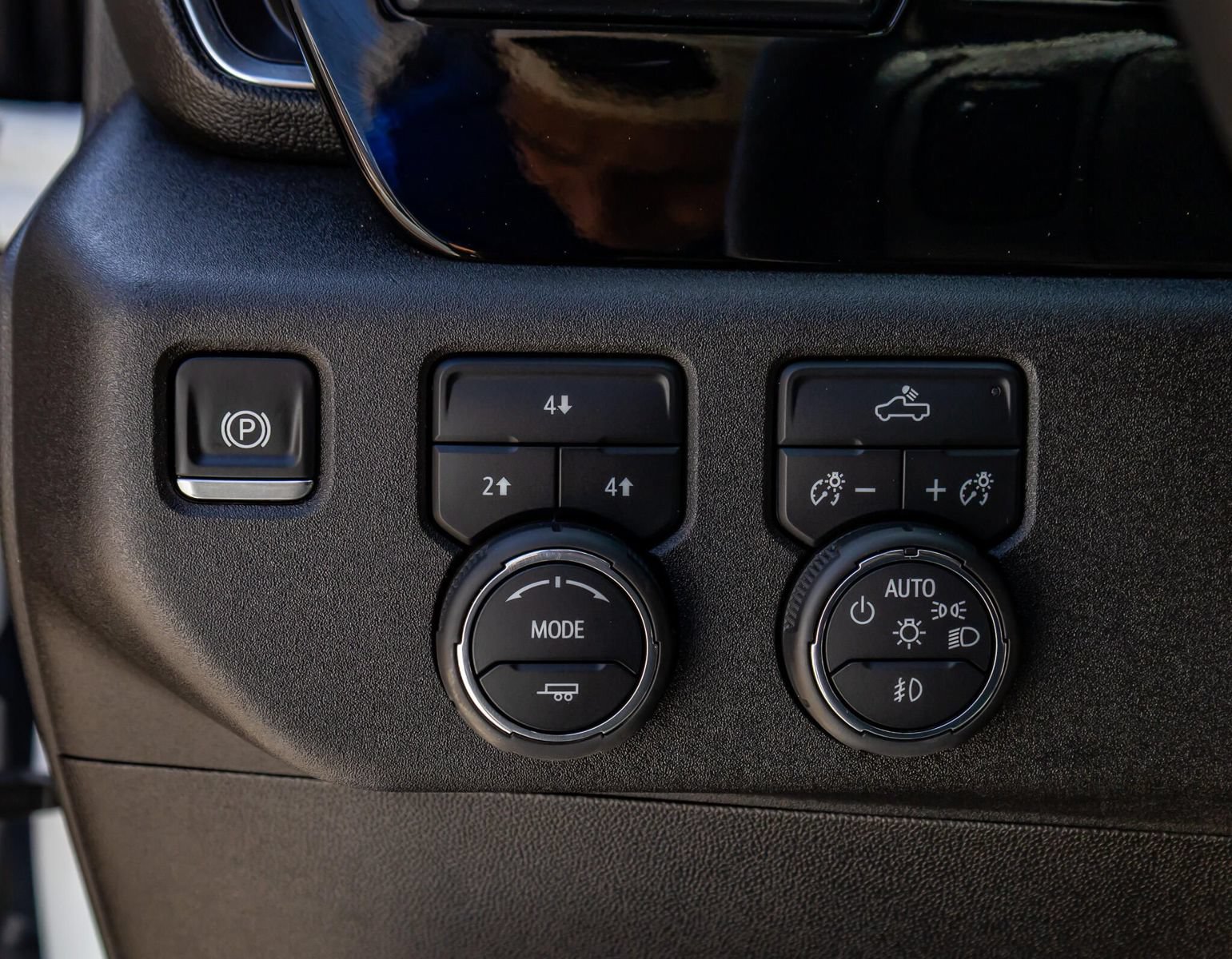Used 2025 Chevrolet Silverado 2500 LT AWD/4WD image 19