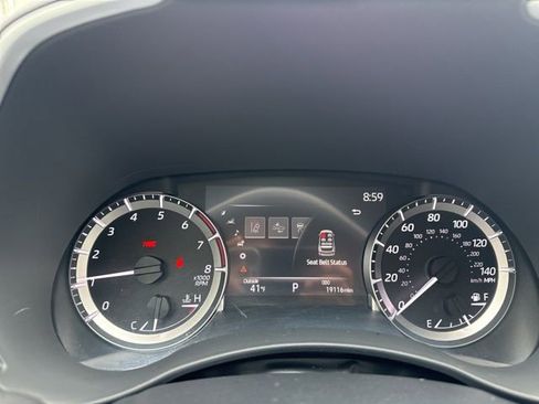 Used 2023 Toyota Highlander XLE image 13