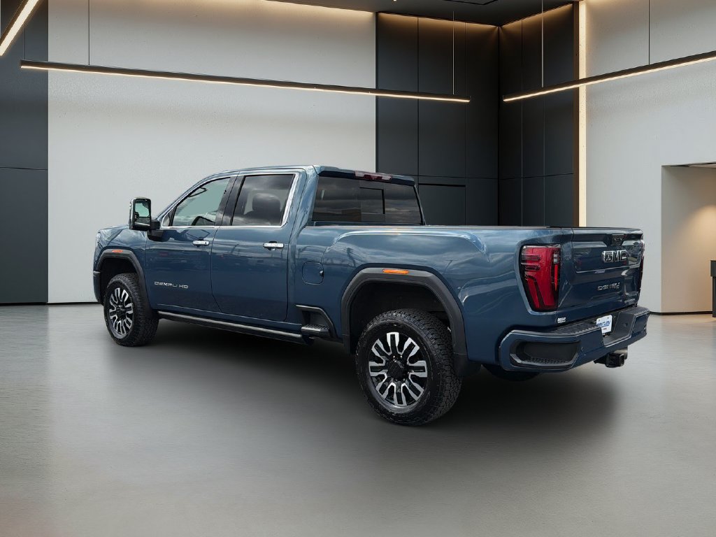 Used 2024 GMC Sierra 2500 Denali Ultimate AWD/4WD image 3