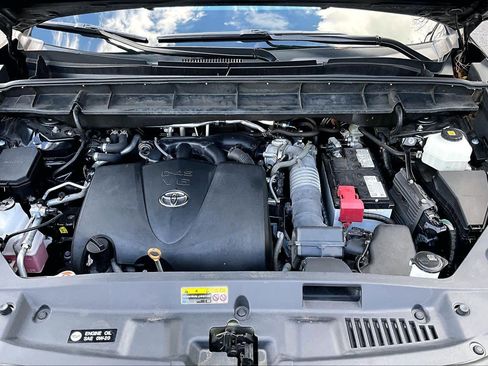 Used 2021 Toyota Highlander LE image 31