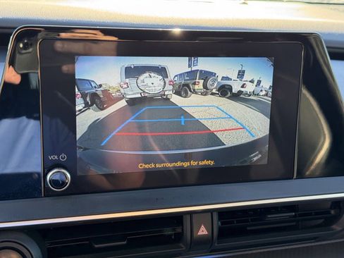 Used 2023 Toyota Prius Limited image 16