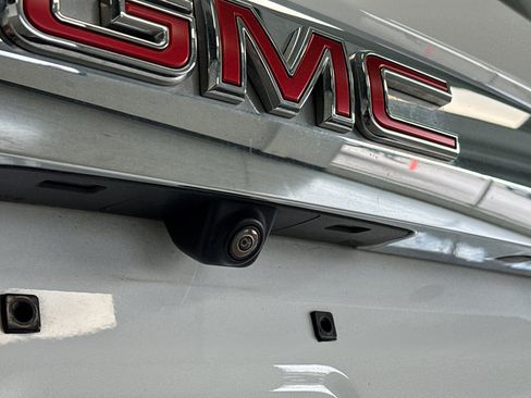 Used 2023 GMC Yukon XL SLT image 36