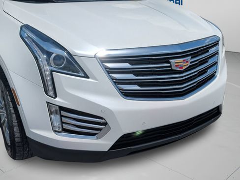 Used 2017 Cadillac XT5 Luxury w/ Driver Awareness Package FWD image 11