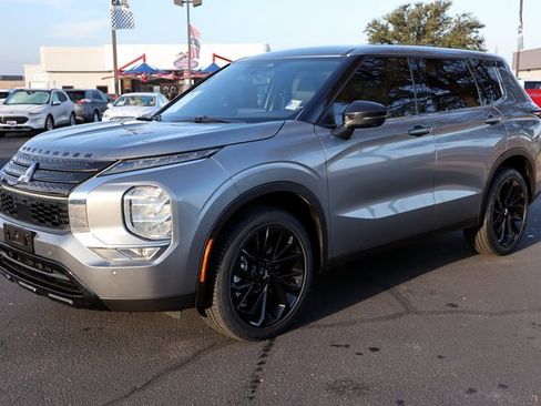 Used 2024 Mitsubishi Outlander SE Black Edition image 9