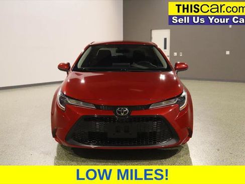 Used 2021 Toyota Corolla LE FWD image 3