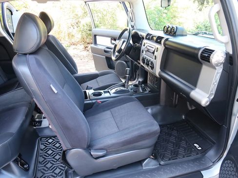 Used 2007 Toyota FJ Cruiser 4WD image 35