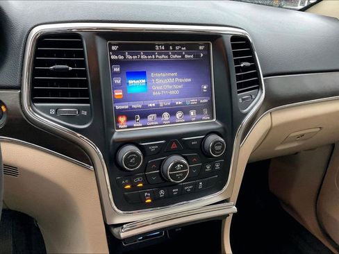Used 2017 Jeep Grand Cherokee Limited image 6