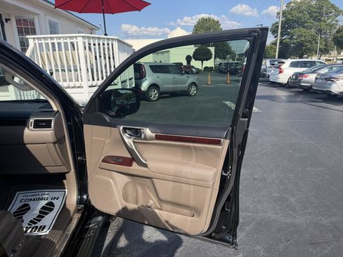 Used 2019 Lexus GX 460 Premium AWD/4WD image 22