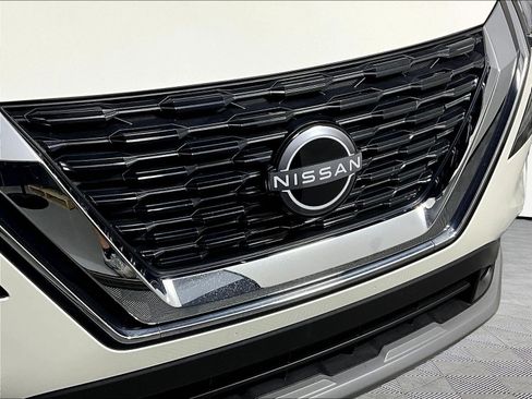 Certified 2023 Nissan Rogue SV AWD/4WD image 32