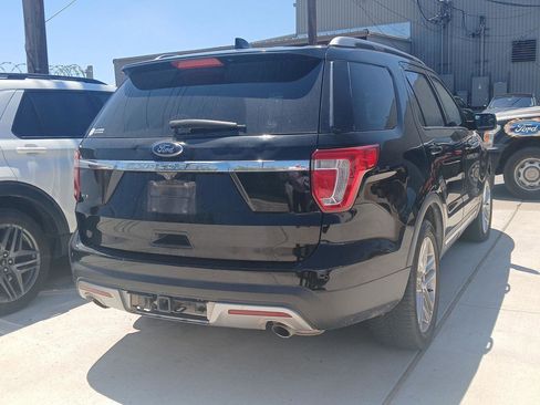 Used 2017 Ford Explorer XLT w/ Equipment Group 202A FWD image 7