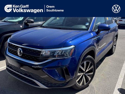 Used 2022 Volkswagen Taos SE AWD/4WD image 1