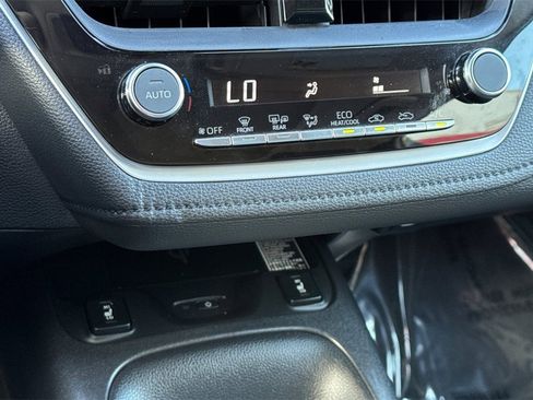 Certified 2025 Toyota Corolla XLE image 18