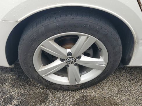 Used 2015 Volkswagen Passat 1.8T Limited Edition image 9