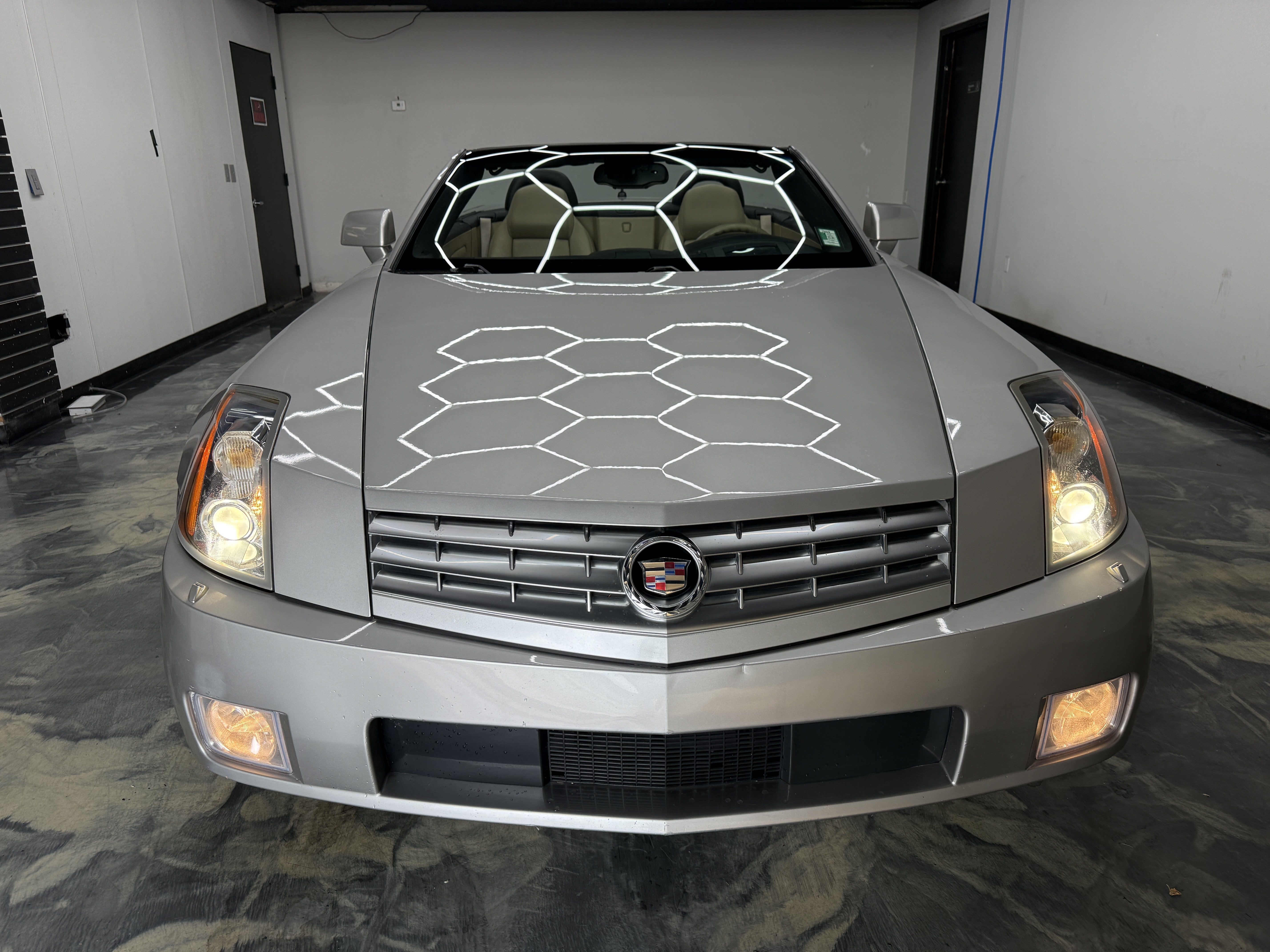 Used 2008 Cadillac XLR RWD image 7
