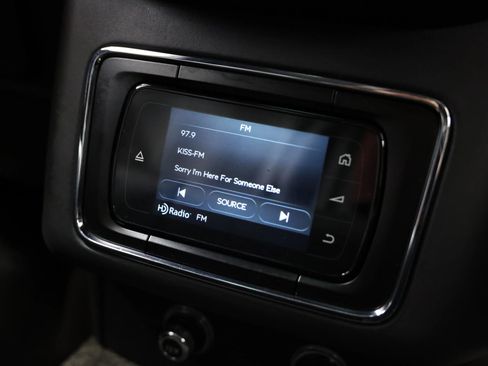 Used 2019 Bentley Bentayga image 82