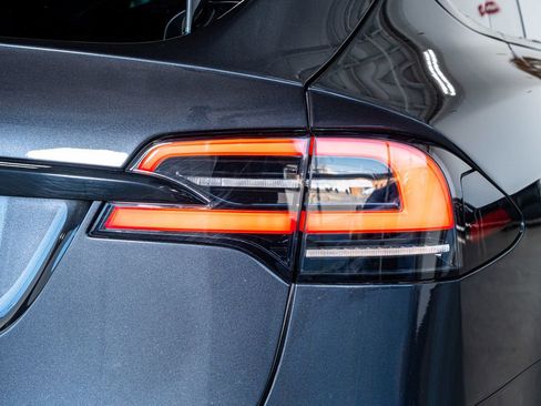 Used 2024 Tesla Model X image 24