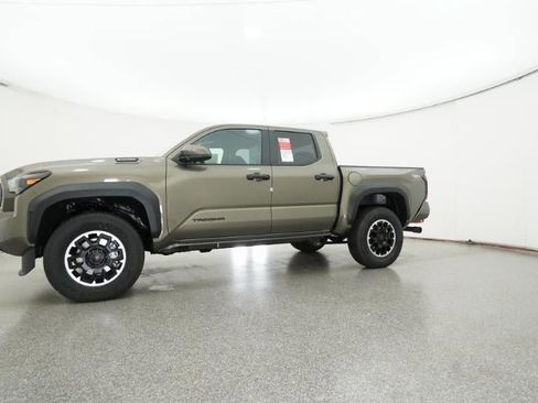 New 2025 Toyota Tacoma TRD Off-Road AWD/4WD image 18