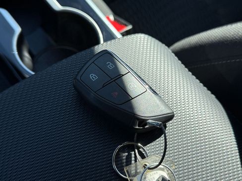 Used 2025 Chevrolet Equinox LT image 22