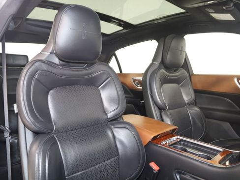 Used 2017 Lincoln Continental Black Label w/ Rear-seat Package AWD/4WD image 17