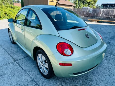 Used 2008 Volkswagen Beetle S image 3