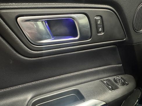 Used 2021 Ford Mustang Premium image 9