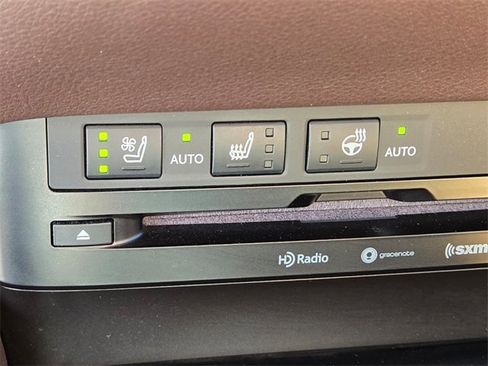 Used 2019 Lexus ES 350 Luxury w/ Premium Package image 32