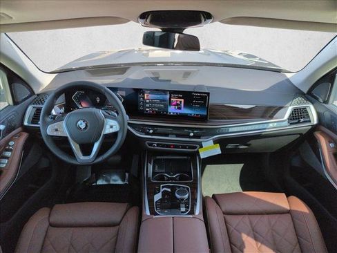 Used 2026 BMW X7 xDrive40i AWD/4WD image 15