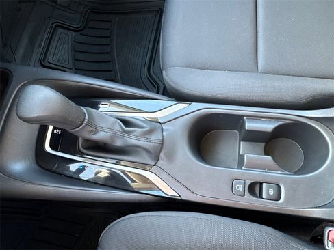 Used 2025 Toyota Corolla LE image 29