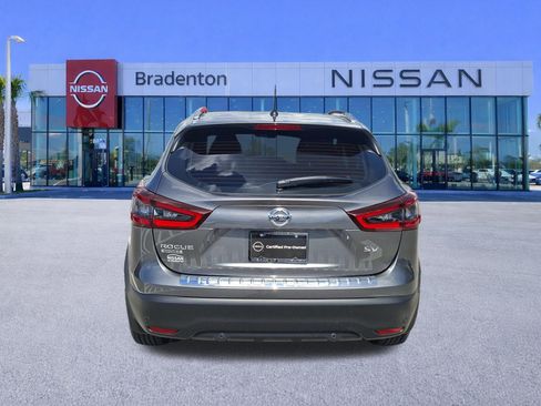 Used 2020 Nissan Rogue Sport SV FWD image 6