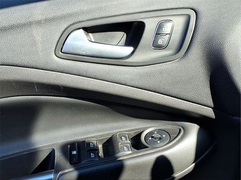 Used 2018 Ford Escape SE image 17