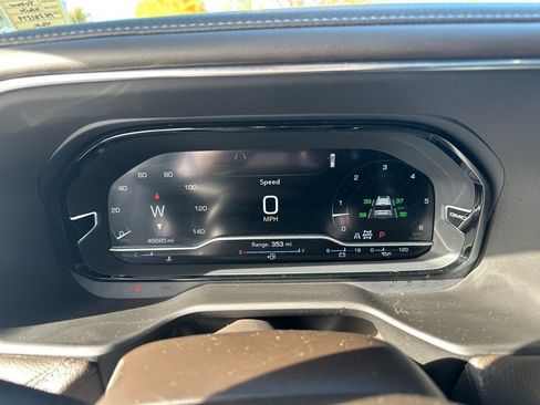 Used 2023 GMC Yukon Denali image 23