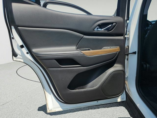 Used 2019 GMC Acadia SLE FWD image 18