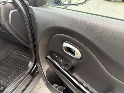 Used 2016 Kia Soul + w/ Audio Package FWD image 19