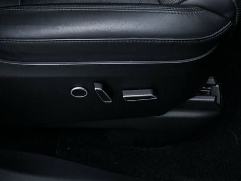 Used 2022 Tesla Model X image 35