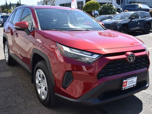 Used 2025 Toyota RAV4 LE image 3