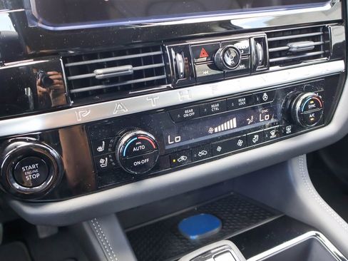 New 2026 Nissan Pathfinder Platinum image 14