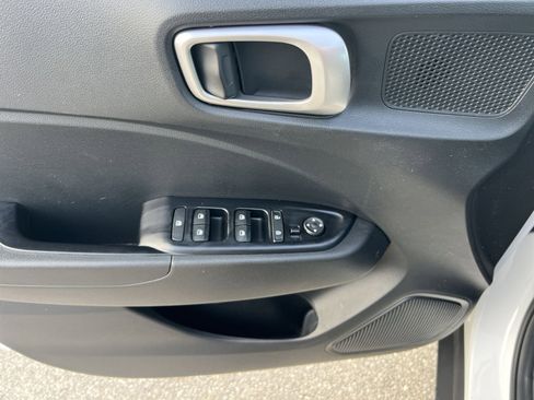 Used 2023 Hyundai Venue SEL w/ Cargo Package image 14