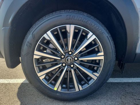 New 2026 Nissan Pathfinder Platinum image 32